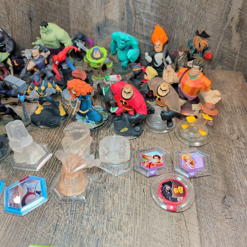 Disney Infinity 1.0 2.0 3.0 Xbox 360 Massive Lot Of 44 Figures 2 Portals+ Extras - Picture 3 of 13